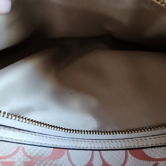GUC Coach Dot Hallie Tote Melon & Ivory Fabric w/Ivory Leather Trim Pockets - Picture 5 of 13
